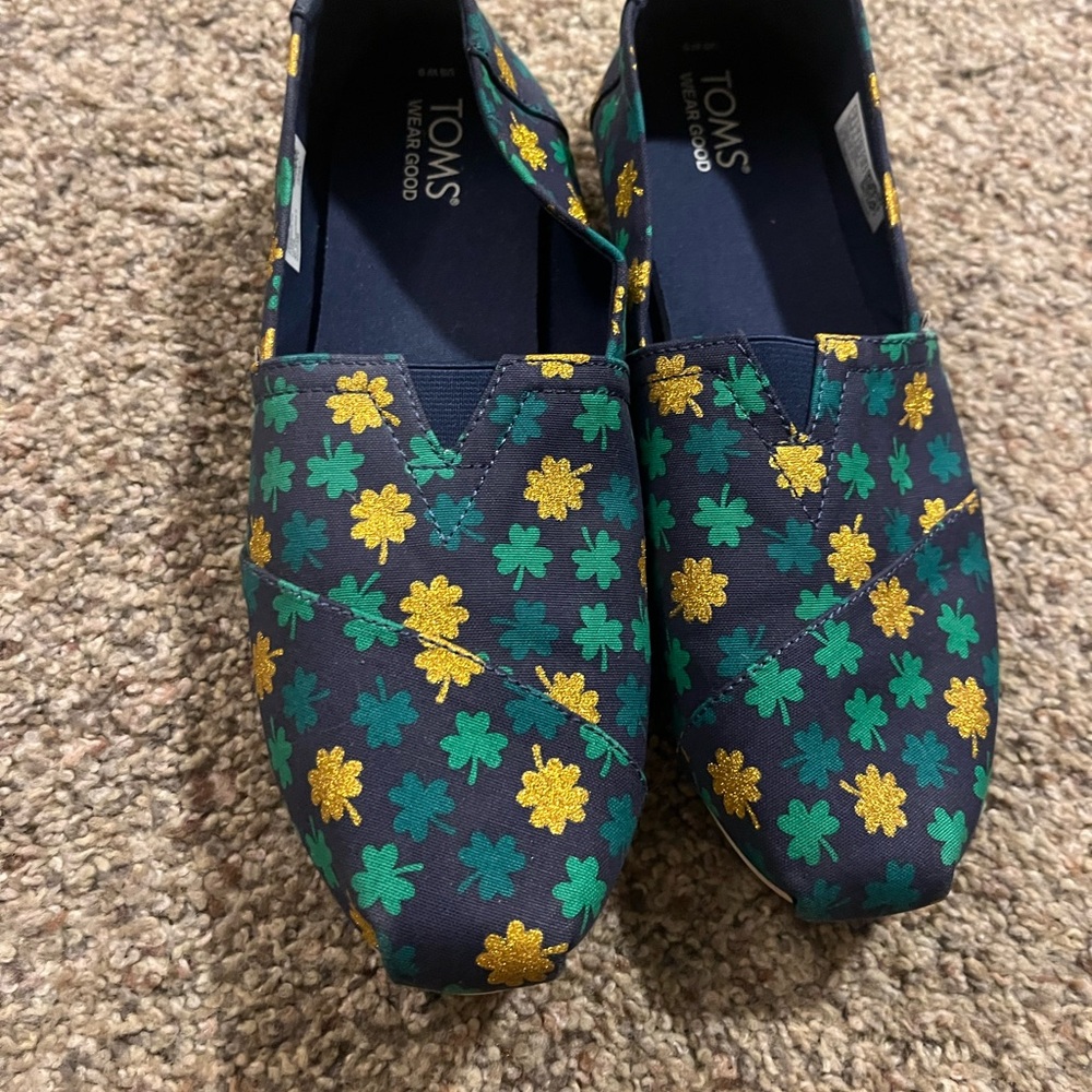 TOMS Navy Slip-On Shoes with Green and Gold shamrocks-perfect for St Pattys Day